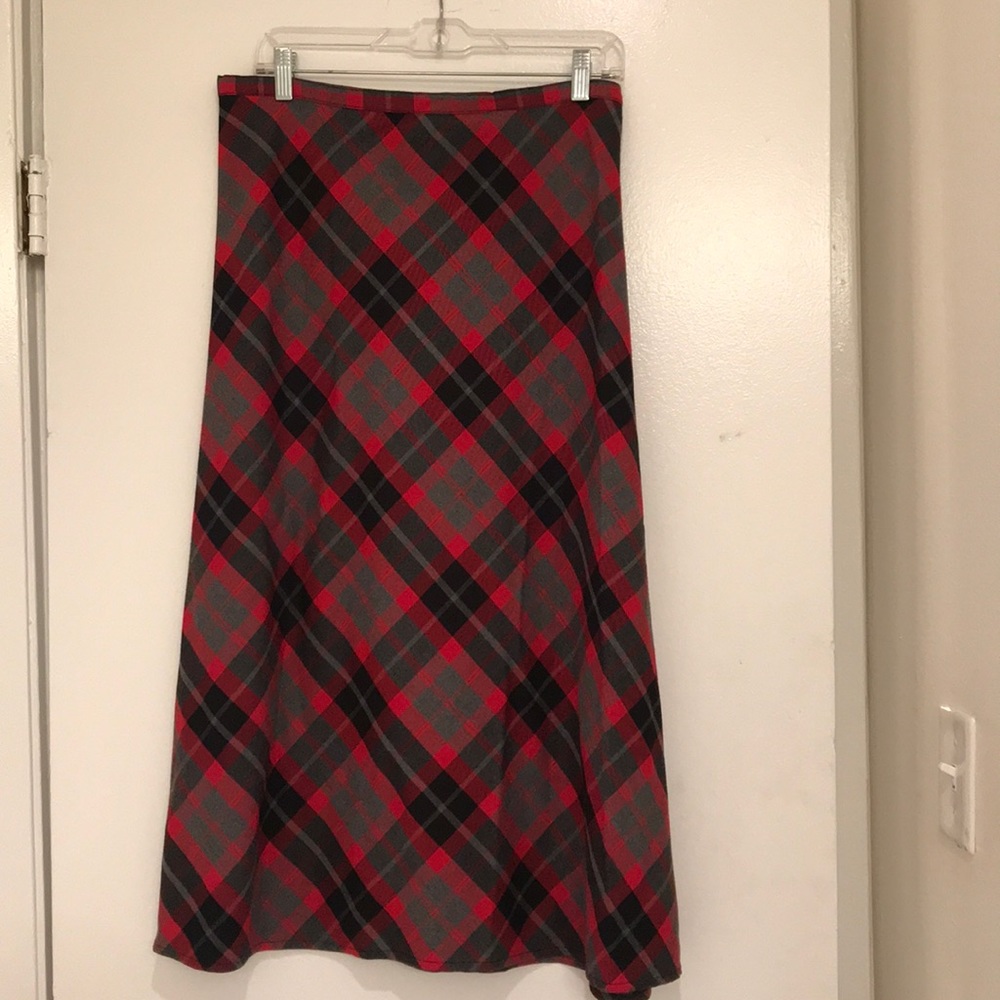 White Stag red, gray, black plaid skirt